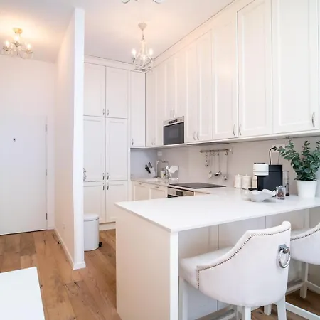 Unforgettable Old Town Apartment *