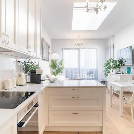 Unforgettable Old Town Apartment